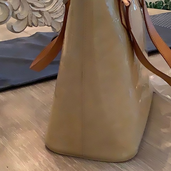 Authentic LV Monogram Vernis Tote Tan - Picture 9 of 9
